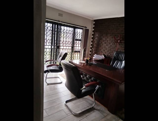 5 BEDROOM HOUSE FOR SALE IN BIRCHLEIGH NORTH